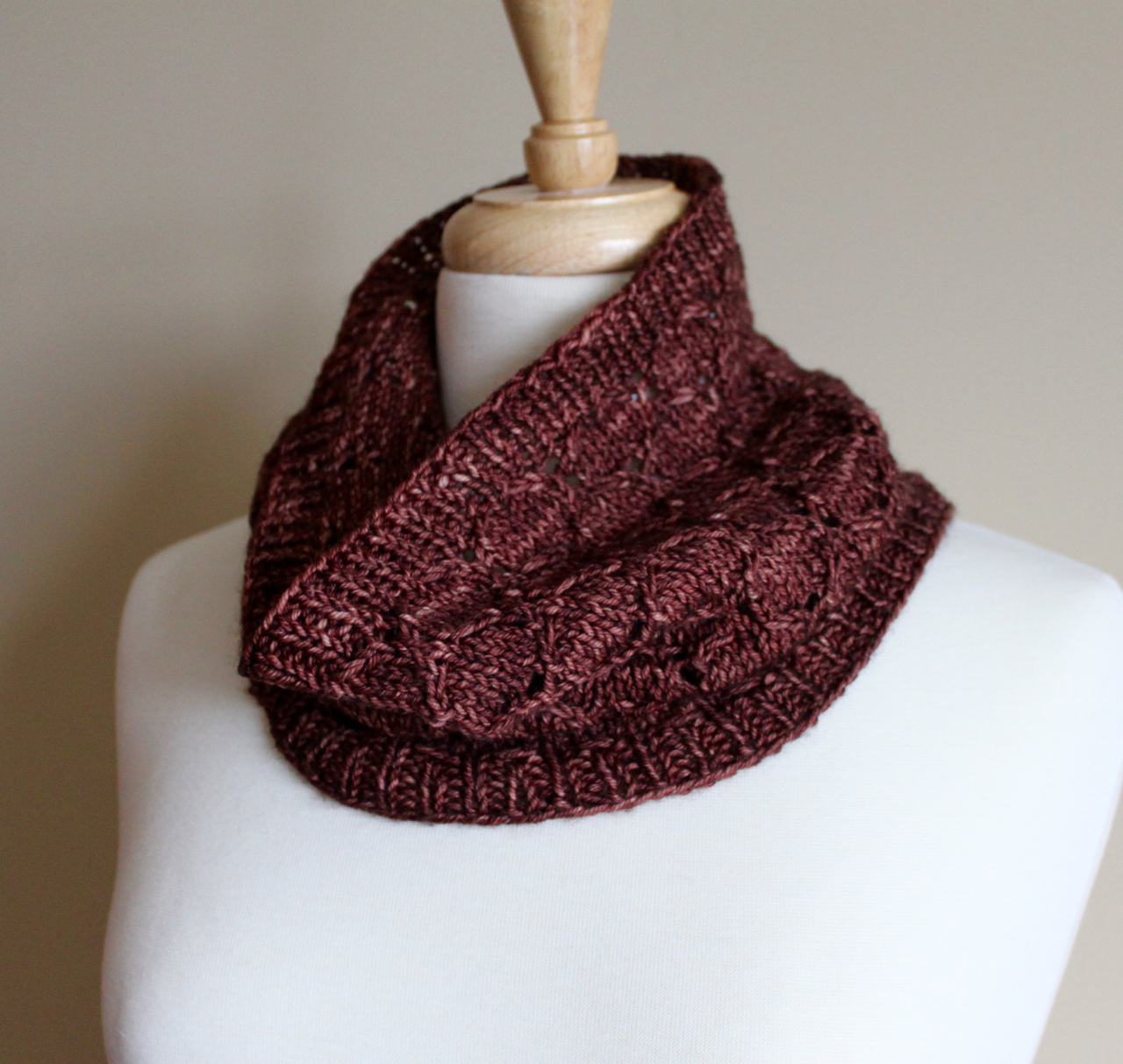 Honeycomb Eyelet Cowl - Leah Michelle Designs