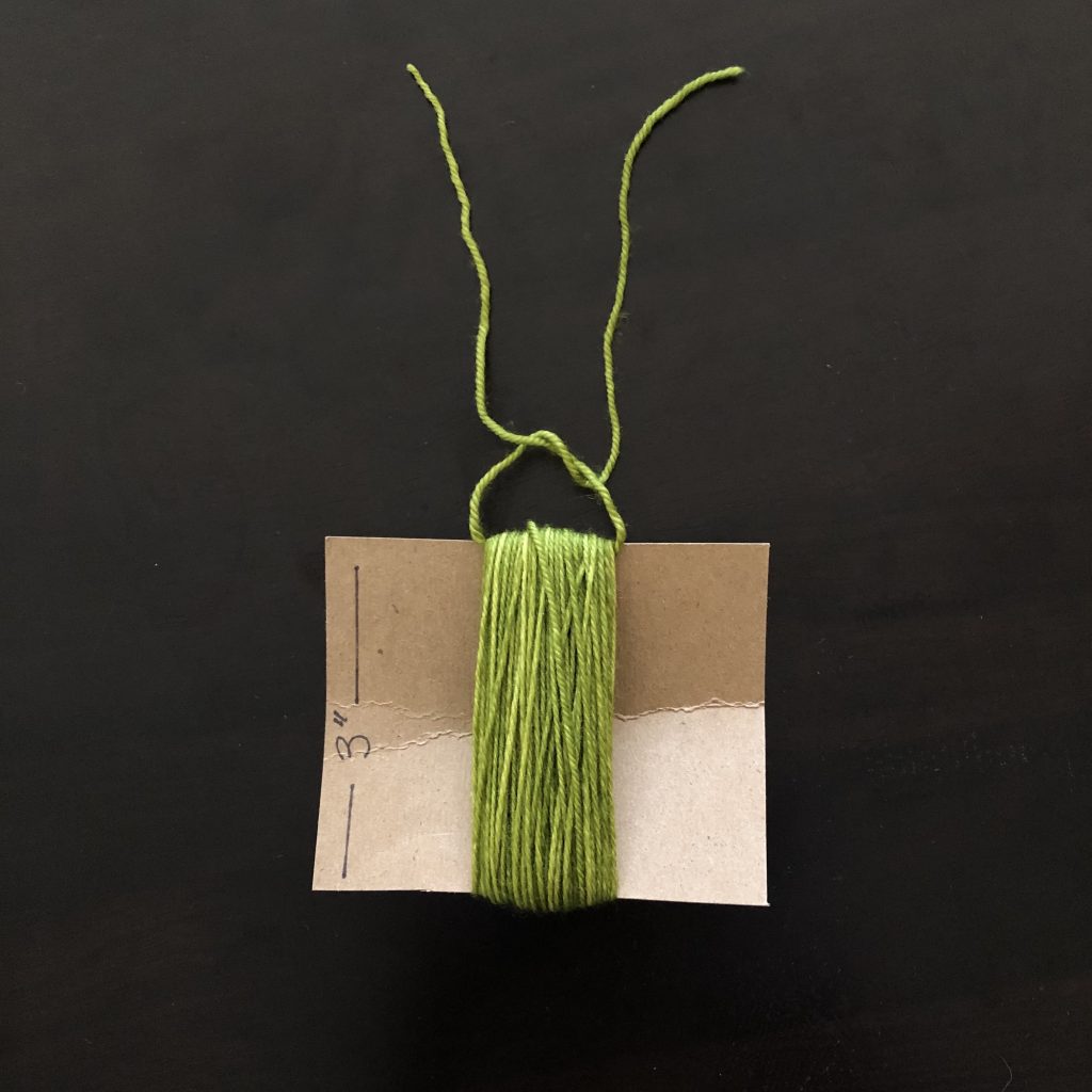 Make the perfect tassel (with a clover tassel maker) 